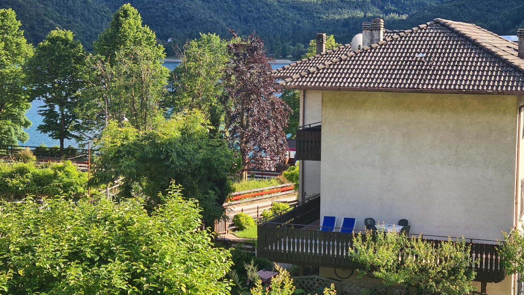 Bioledro Casa Lena Apartamento Mezzolago Exterior foto